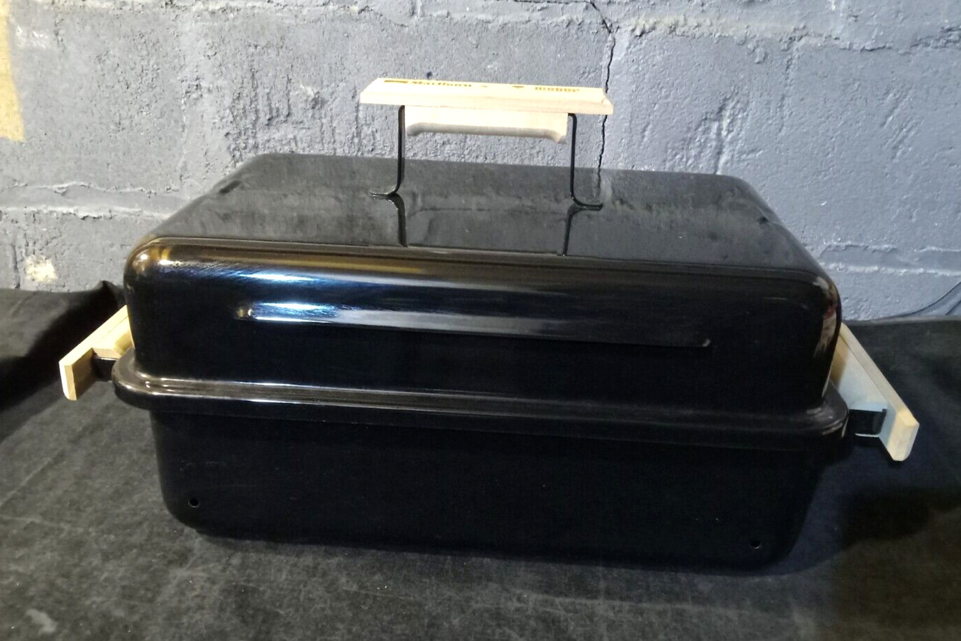 Marlboro Weber BBQ Gas Grill tabletop camping barbecue portable - Read