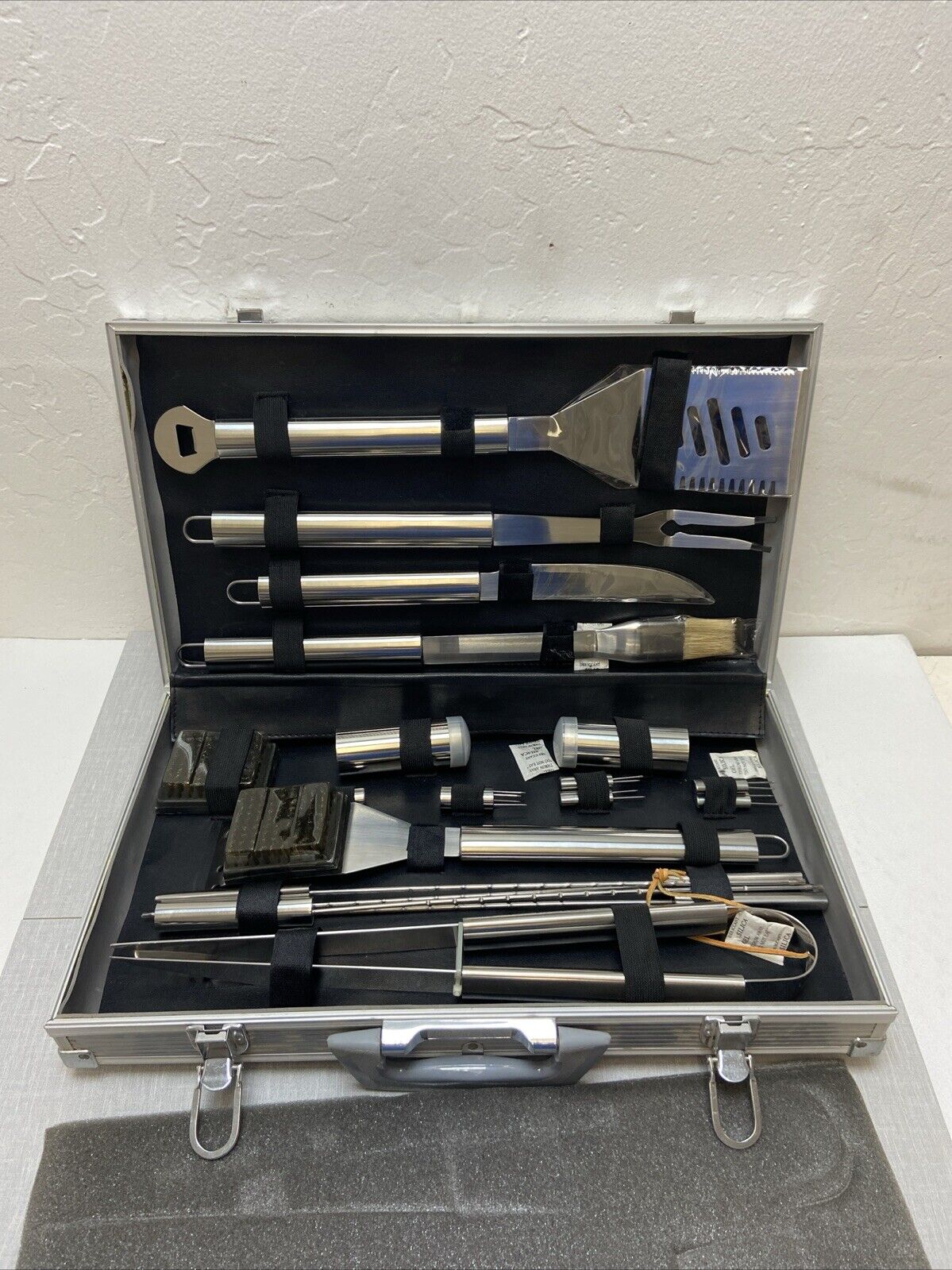 Grill Set In Metal Case Barbecue Set