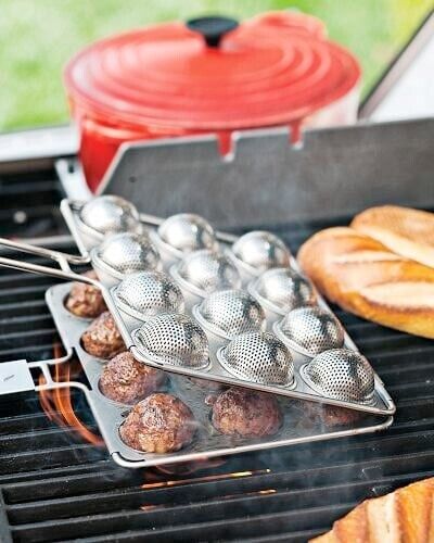 EUC Williams Sonoma Meatball BBQ Barbecue Grill Basket makes 12 Meatballs